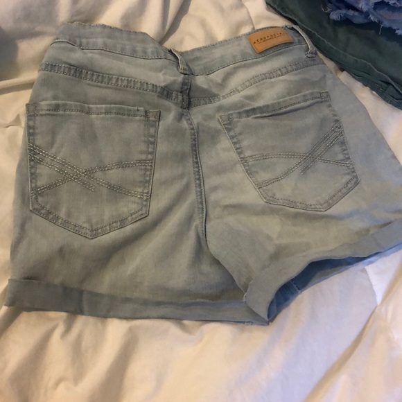 Aeropostale rolled jean shorts - Picture 2 of 3